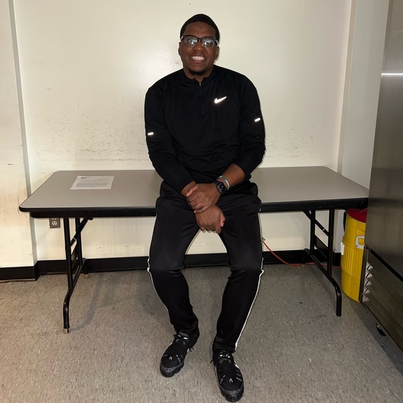 Meet your Posher, Richmond Bradshaw Jr. - Picture 5 of 16